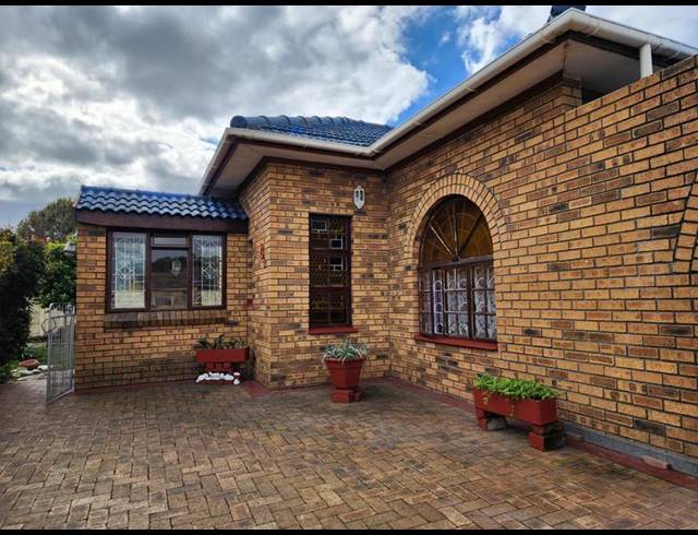 7 BEDROOM HOUSE FOR SALE IN OTTERY